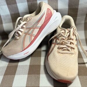 Women's Training Running Shoes GEL-KAYANO 30 size 6.5 gently used